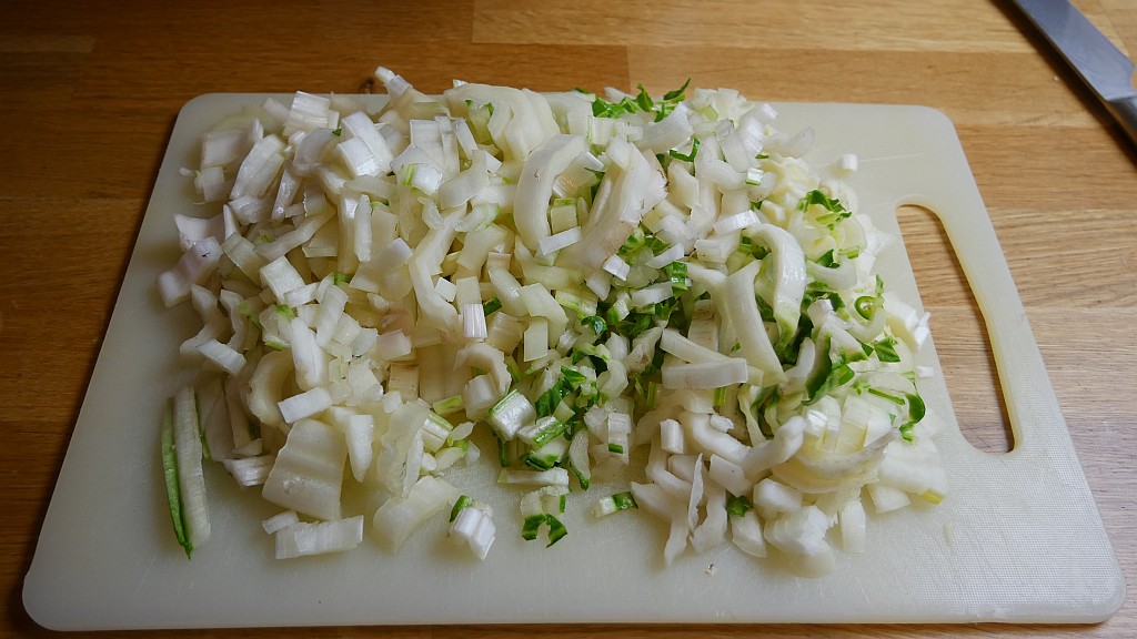Blätterteigtaschen mit Mangold-Feta-Füllung – Feinschmeckergarten Blätterteigtaschen mit Mangold-Feta-Füllung – Feinschmeckergarten
