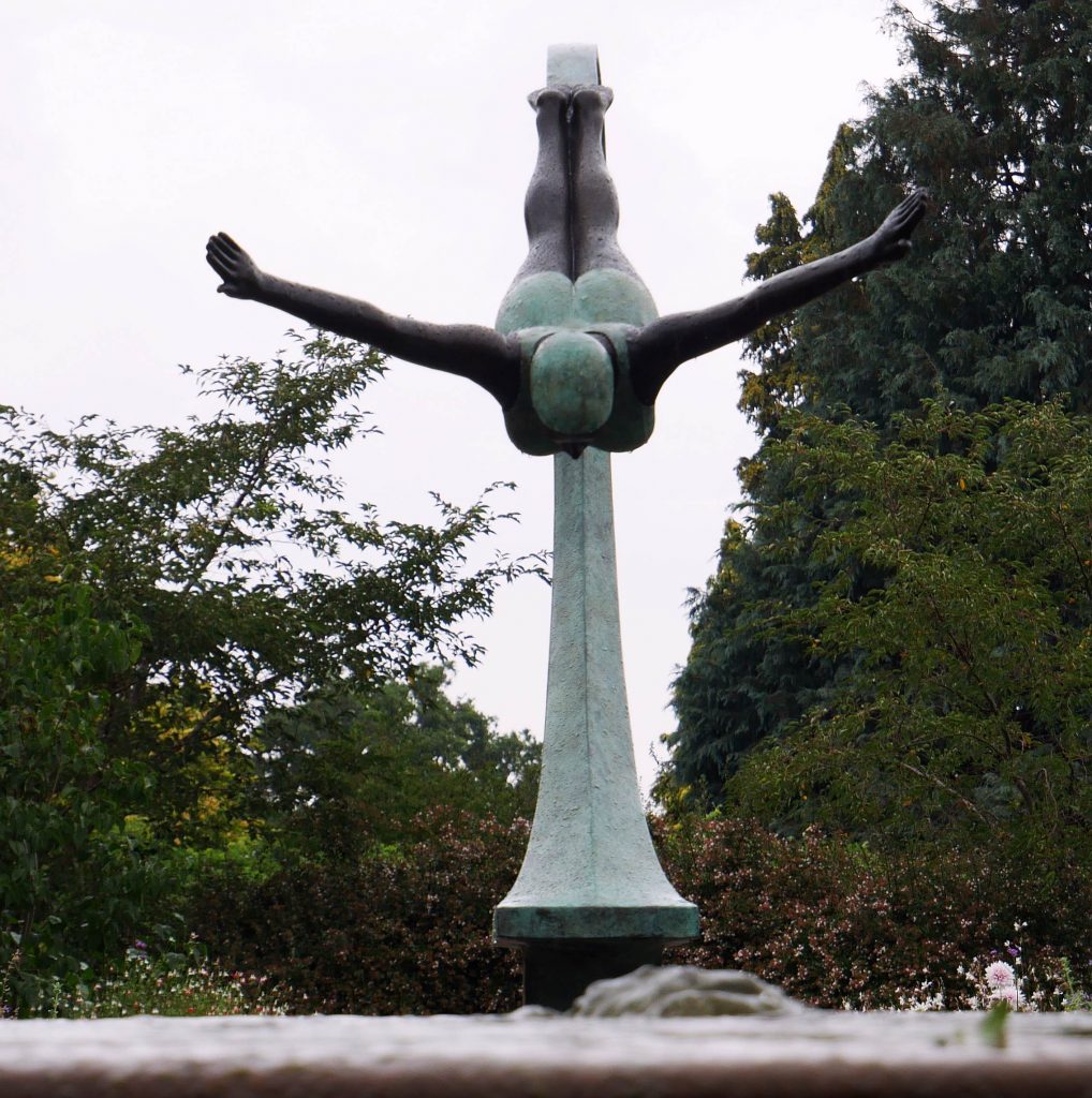 Skulptur Turmspringerin