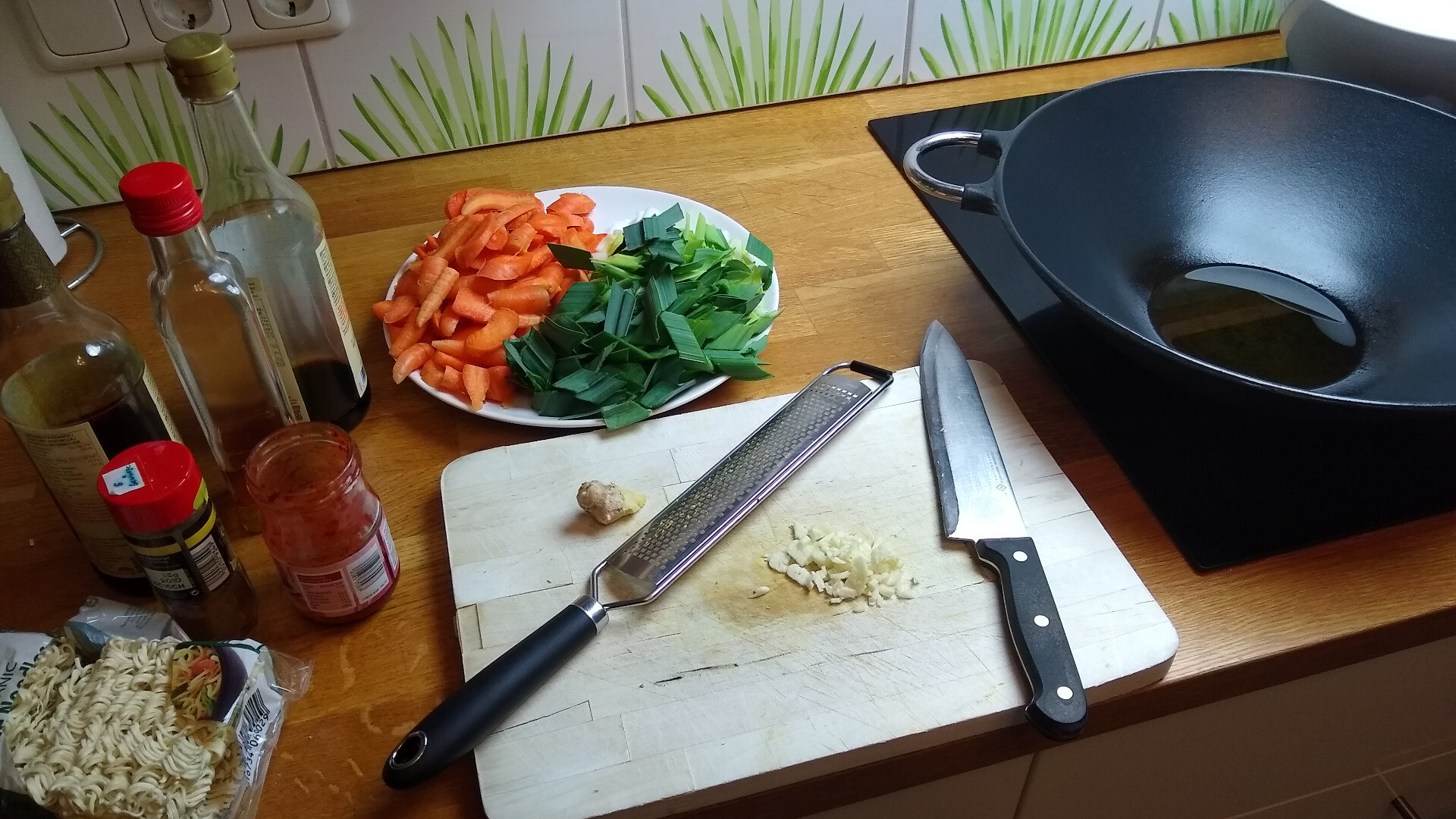 preparations for noodles with vegetable stir-fry