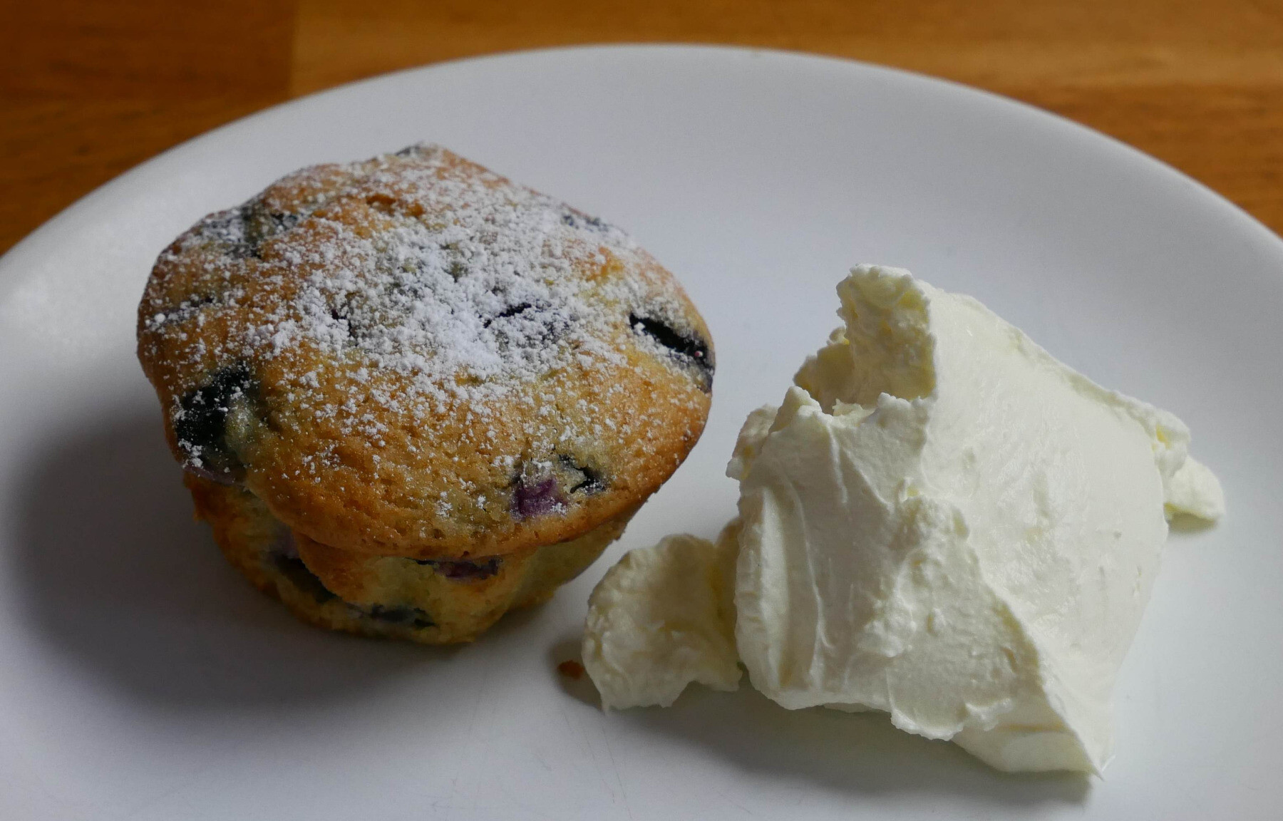 blueberry muffins with mascarpone cream