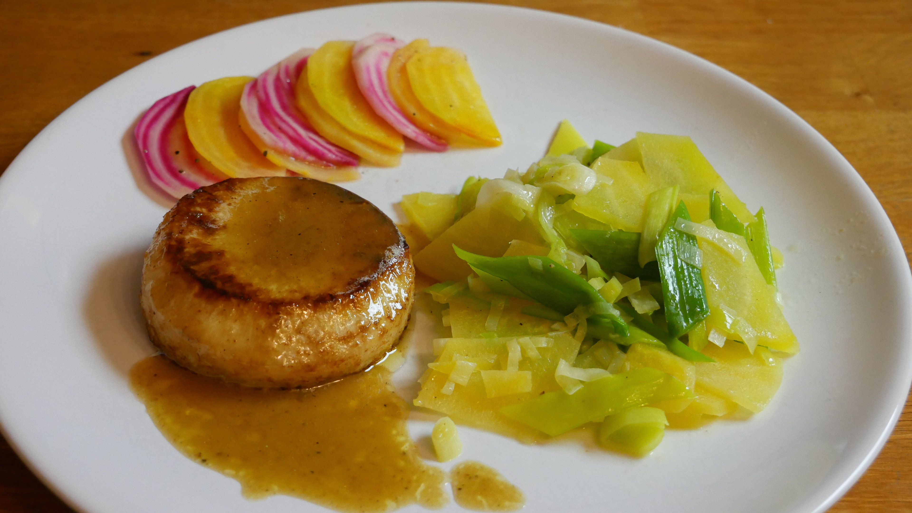Caramelised #Celeriac in sherry jus (idea by #RaymondBlanc) with my twist of leeks and golden beetroot in butter with nutmeg and a salad of beetroot Chioggia and golden beetroot Wintersonne in white balsamic and olive oil.